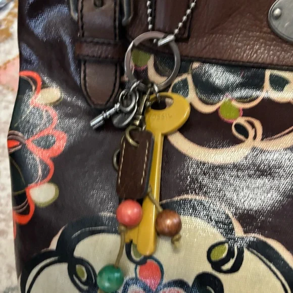 Fossil Key-Per Floral Tote - Picture 3 of 9